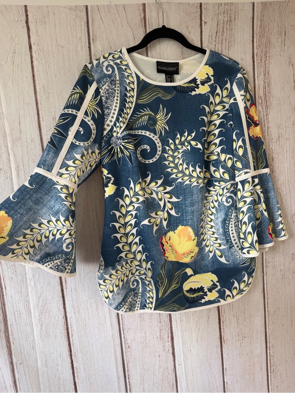 Frank Lyman Design Floral Bell Sleeve Top Size 8